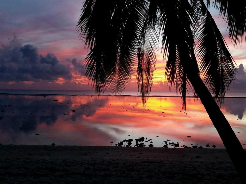 Sunset Palms Rarotonga Hotel Bagian luar foto